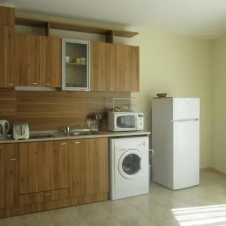 Apartament Breeze Yasen *