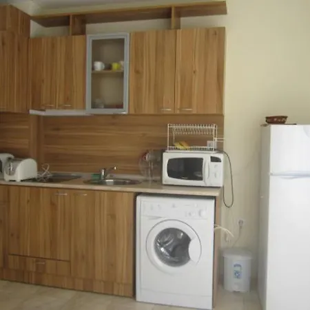 Breeze Yasen Apartment