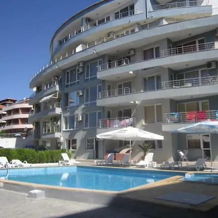 Breeze Yasen Apartment *